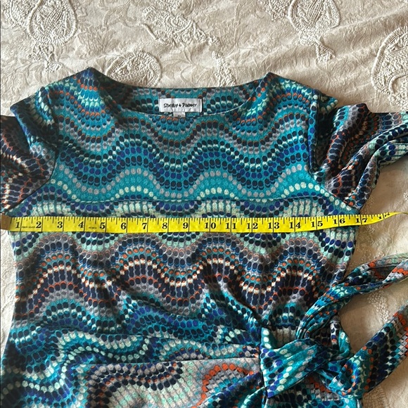 Women's Multicolor Wave Pattern Dress - Picture 9 of 11